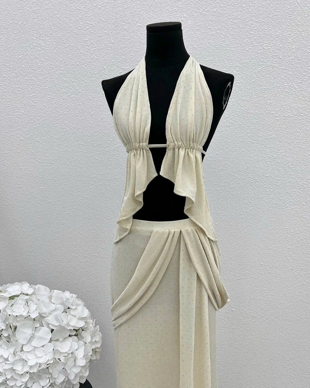 Photo 7 of Váy maxi trắng hở eo nữ size S/M