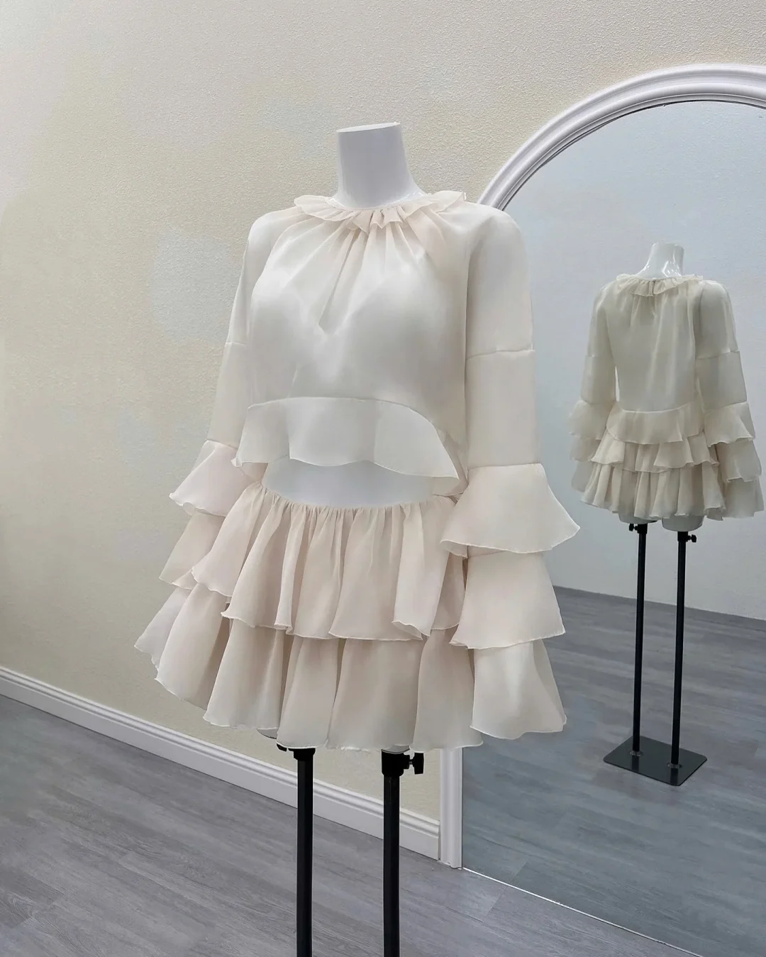 Ảnh 5 của Set croptop váy mini voan trắng nữ