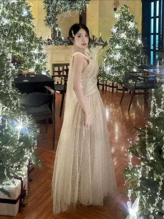Ảnh 1 của Váy maxi ren be size S nữ