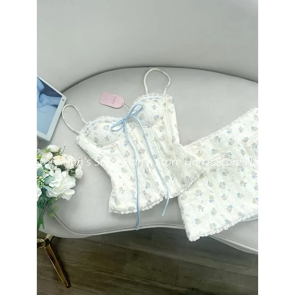 Photo 3 of Set corset hoa nhí chân váy trắng nữ