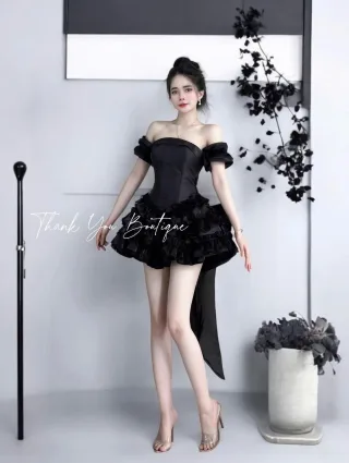 Photo 1 of Đầm đen trễ vai bèo nhún nữ