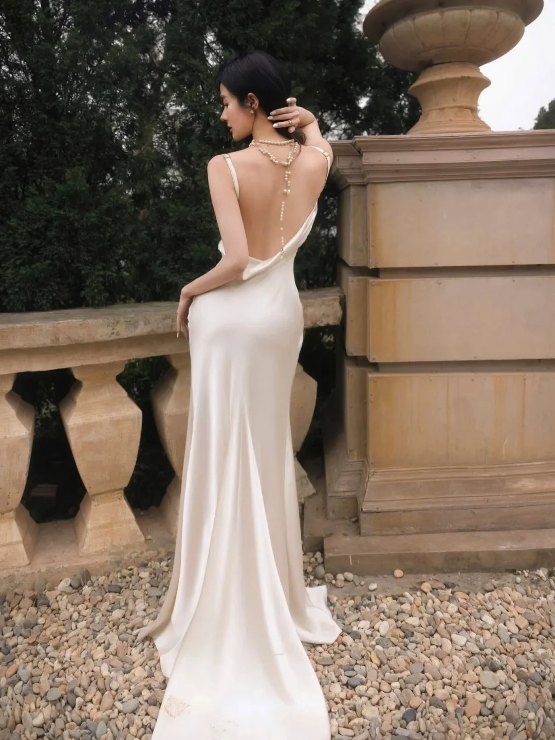 Ảnh 2 của Váy dài satin kem thanh lịch size M