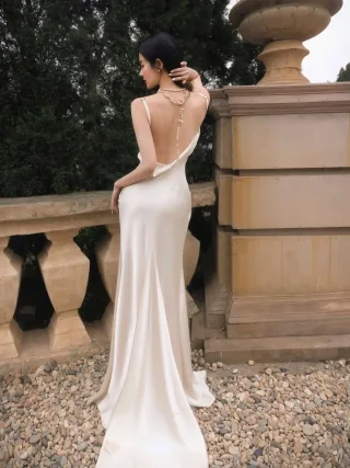 Ảnh 2 của Váy dài satin kem thanh lịch size M