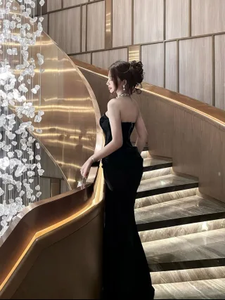 Ảnh 1 của Đầm dạ hội nhung đen cúp ngực đuôi cá