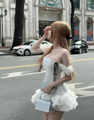 Photo 4 of Váy trắng ngắn bèo nhún ren nữ
