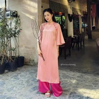 Photo 1 of Áo dài lụa hồng ôm lưng thon nữ