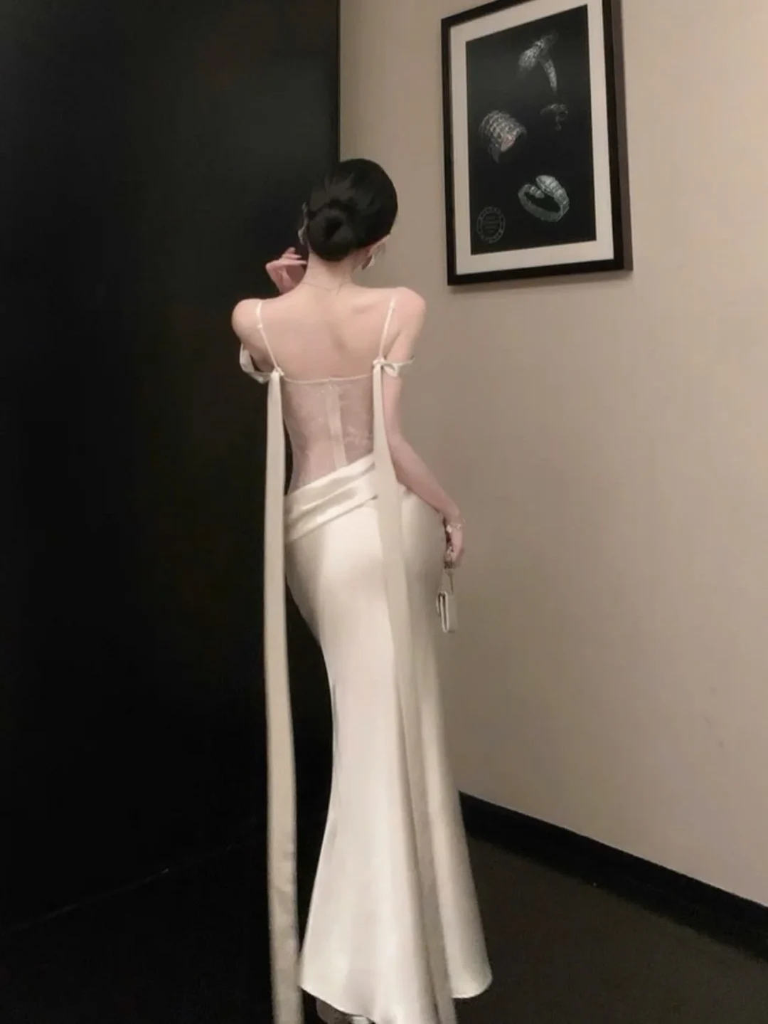 Ảnh 1 của Đầm đuôi cá lụa trắng size M