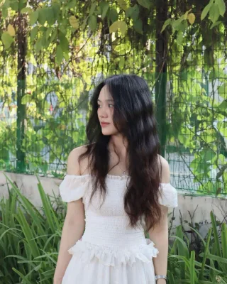 Photo 1 of Váy maxi trắng trễ vai nữ