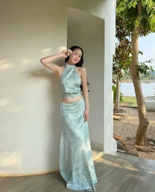 Ảnh 2 của Set áo yếm váy dài lụa xanh mint nữ