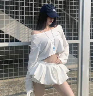 Ảnh 1 của Set croptop trắng váy xếp nếp nữ S71