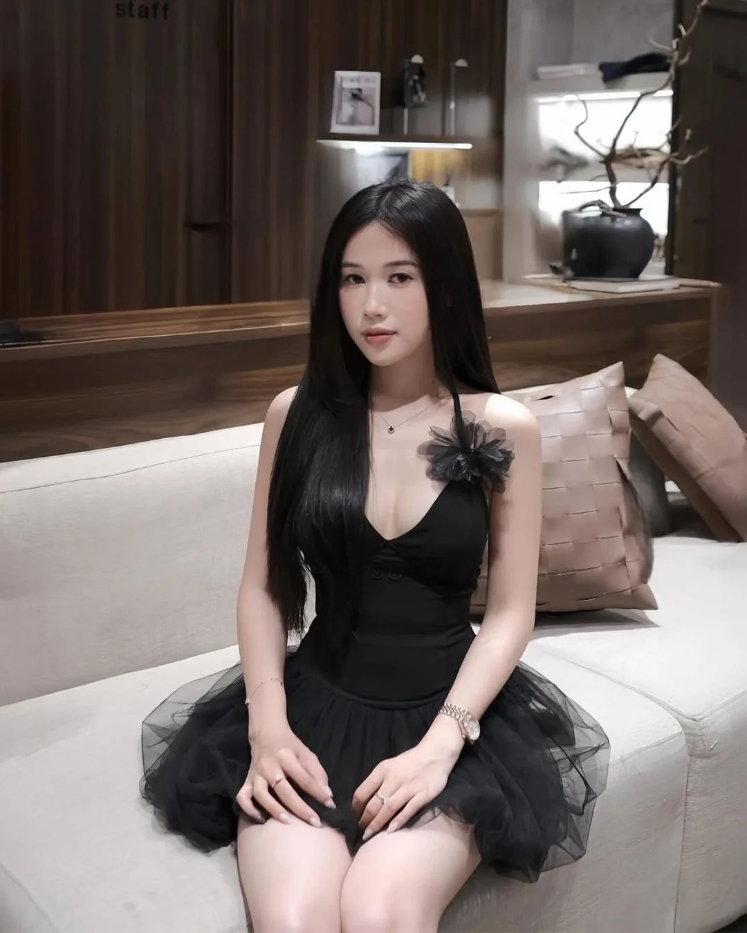 Ảnh 1 của Đầm tutu đen hở vai nữ quyến rũ