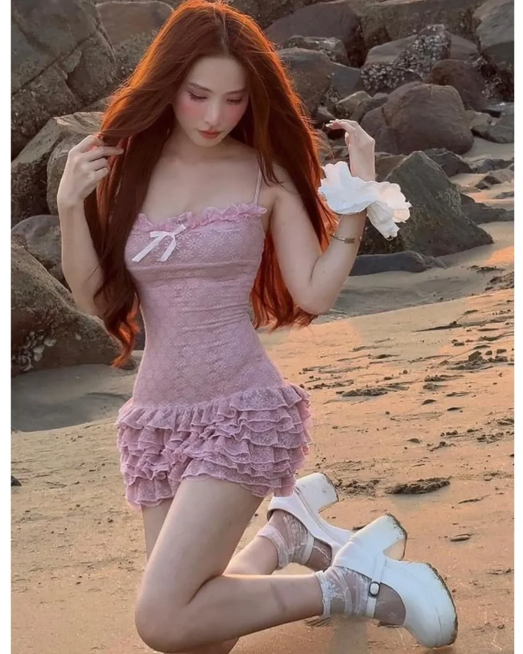 Ảnh 3 của Đầm ren ngắn hồng nhạt size S