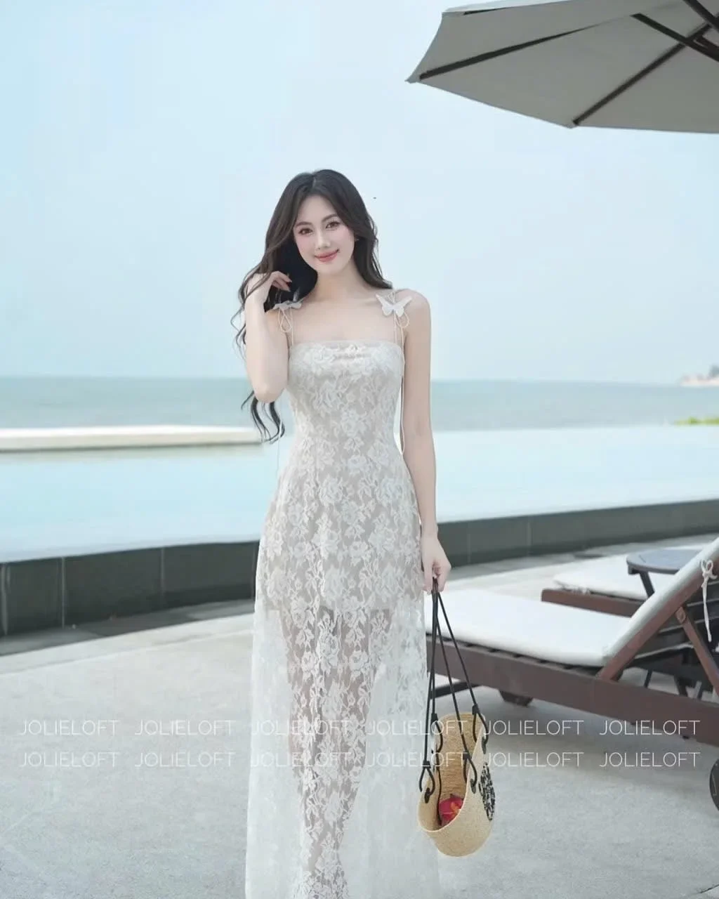 Ảnh 3 của Váy maxi ren trắng hottrend chụp ảnh