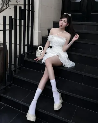 Ảnh 3 của Đầm trắng quây vai ngắn nữ size M