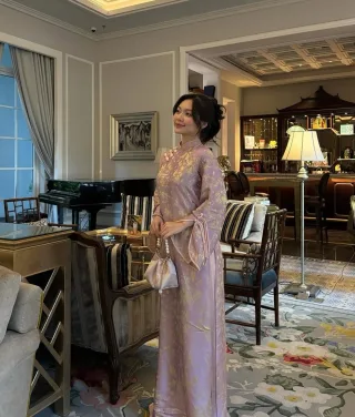 Ảnh 3 của Áo dài lụa tím thêu vàng nữ