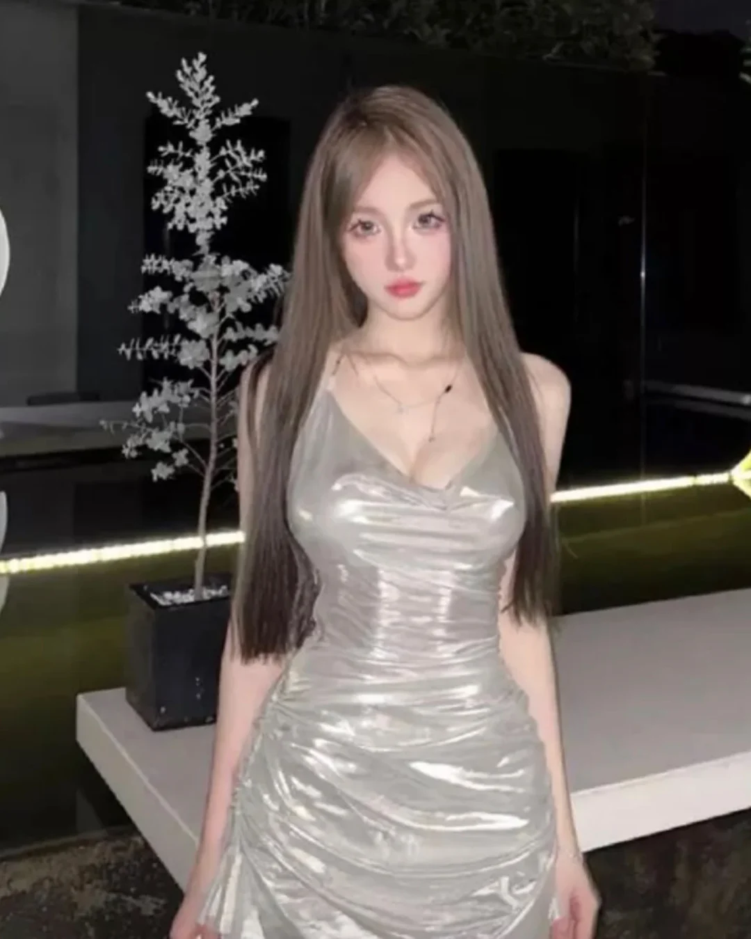Ảnh 2 của Đầm mini lấp lánh bạc size S M