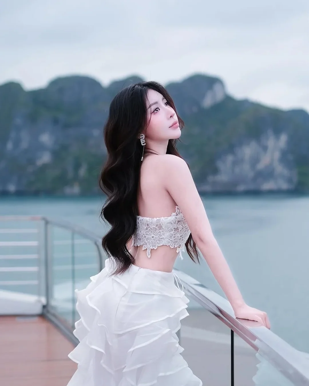 Ảnh 3 của Set váy hai mảnh ren trắng nữ