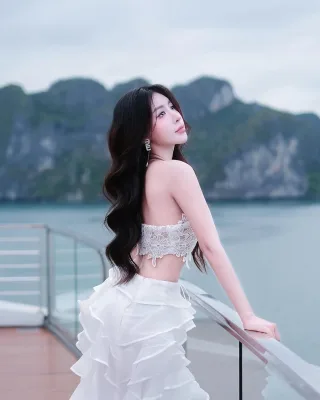 Ảnh 3 của Set váy hai mảnh ren trắng nữ