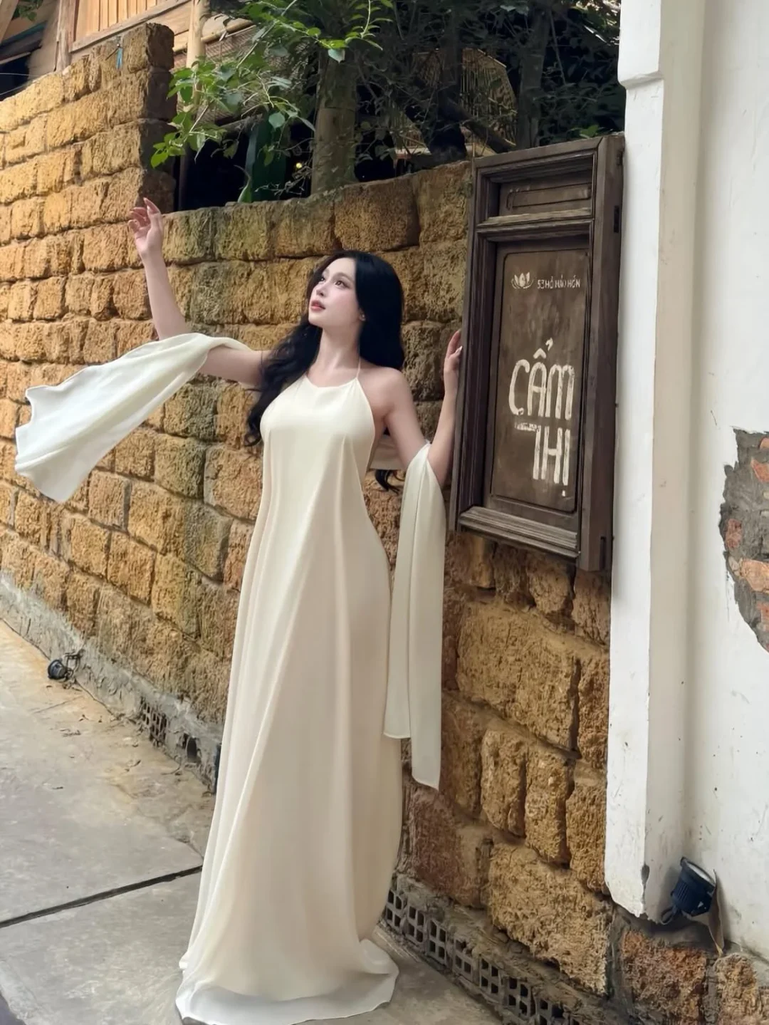Ảnh 8 của Đầm maxi lụa kem hai dây nữ