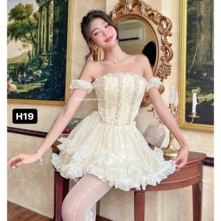 Ảnh 3 của Váy corset trắng hoa ren thuê chụp ảnh