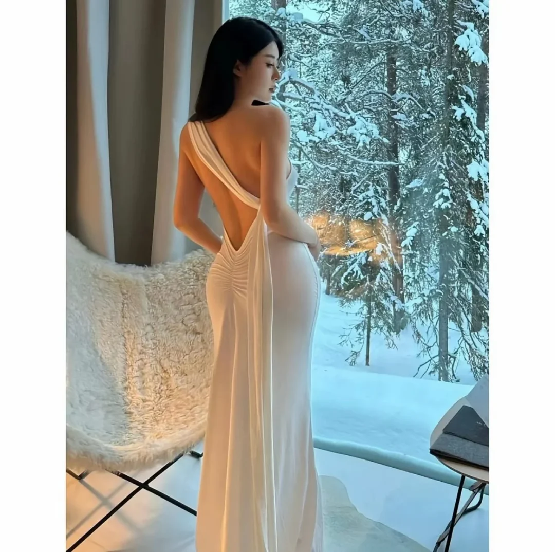 Photo 1 of Váy maxi hở lưng trắng nữ