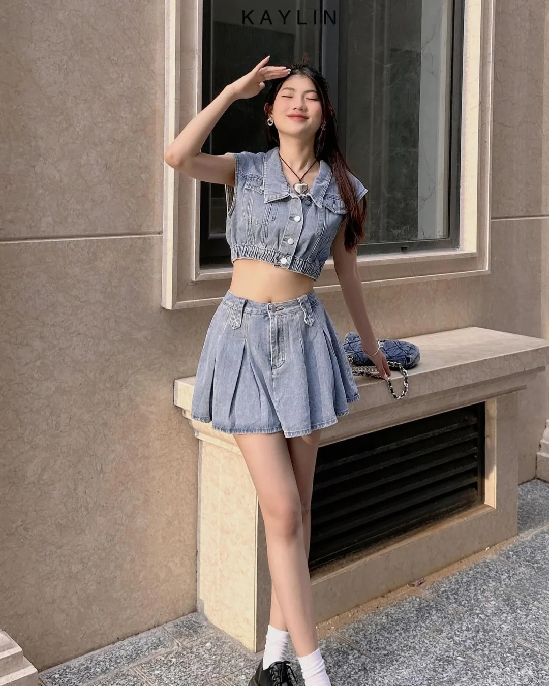 Ảnh 4 của Set áo vest denim crop và váy Kaylin