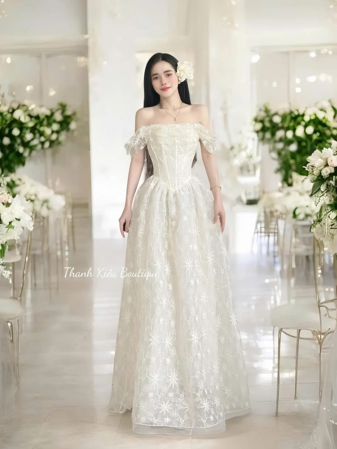 Photo 2 of Đầm maxi ren trắng trễ vai nữ