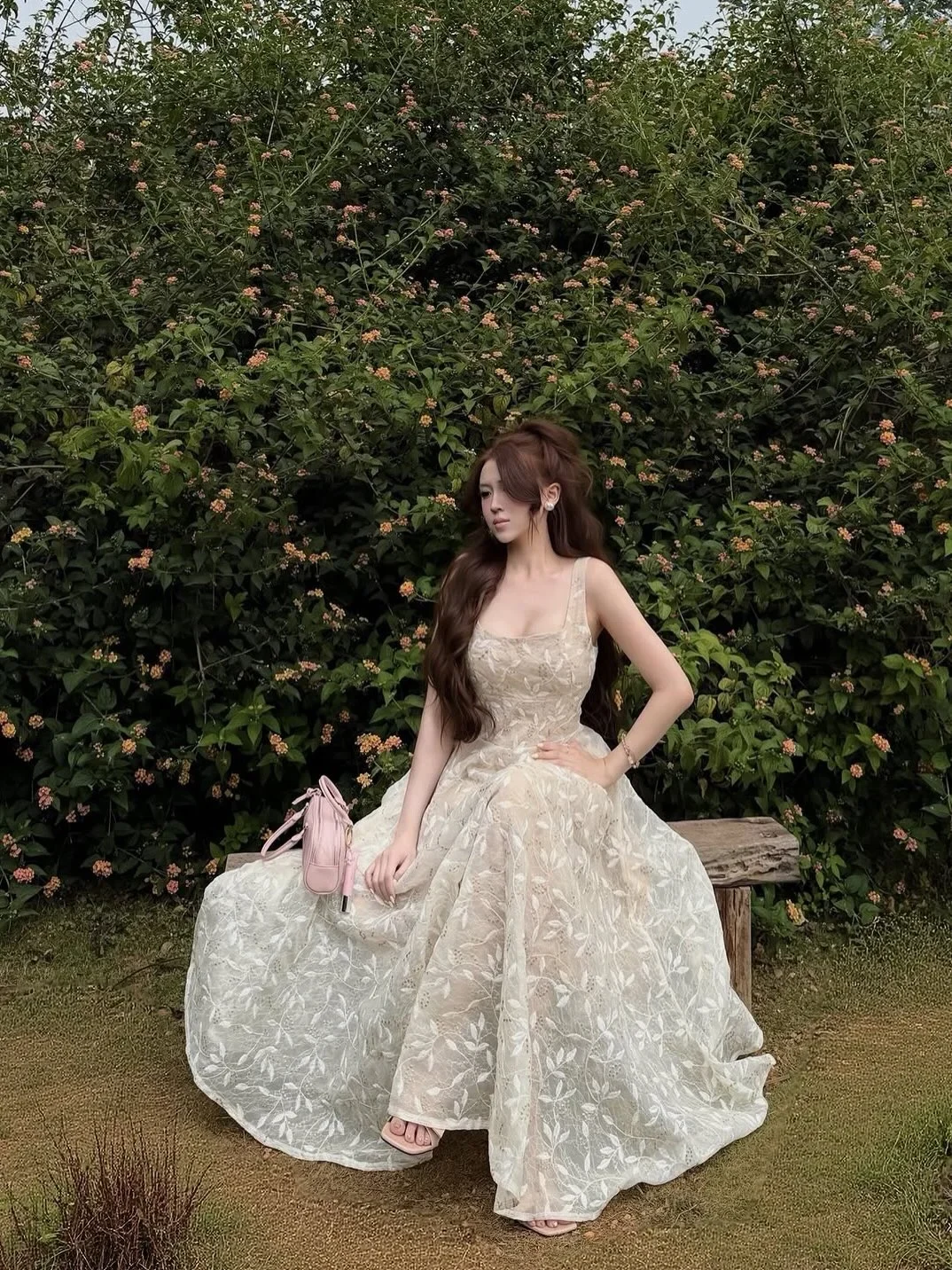 Photo 3 of Váy maxi ren hoa trắng kem nữ