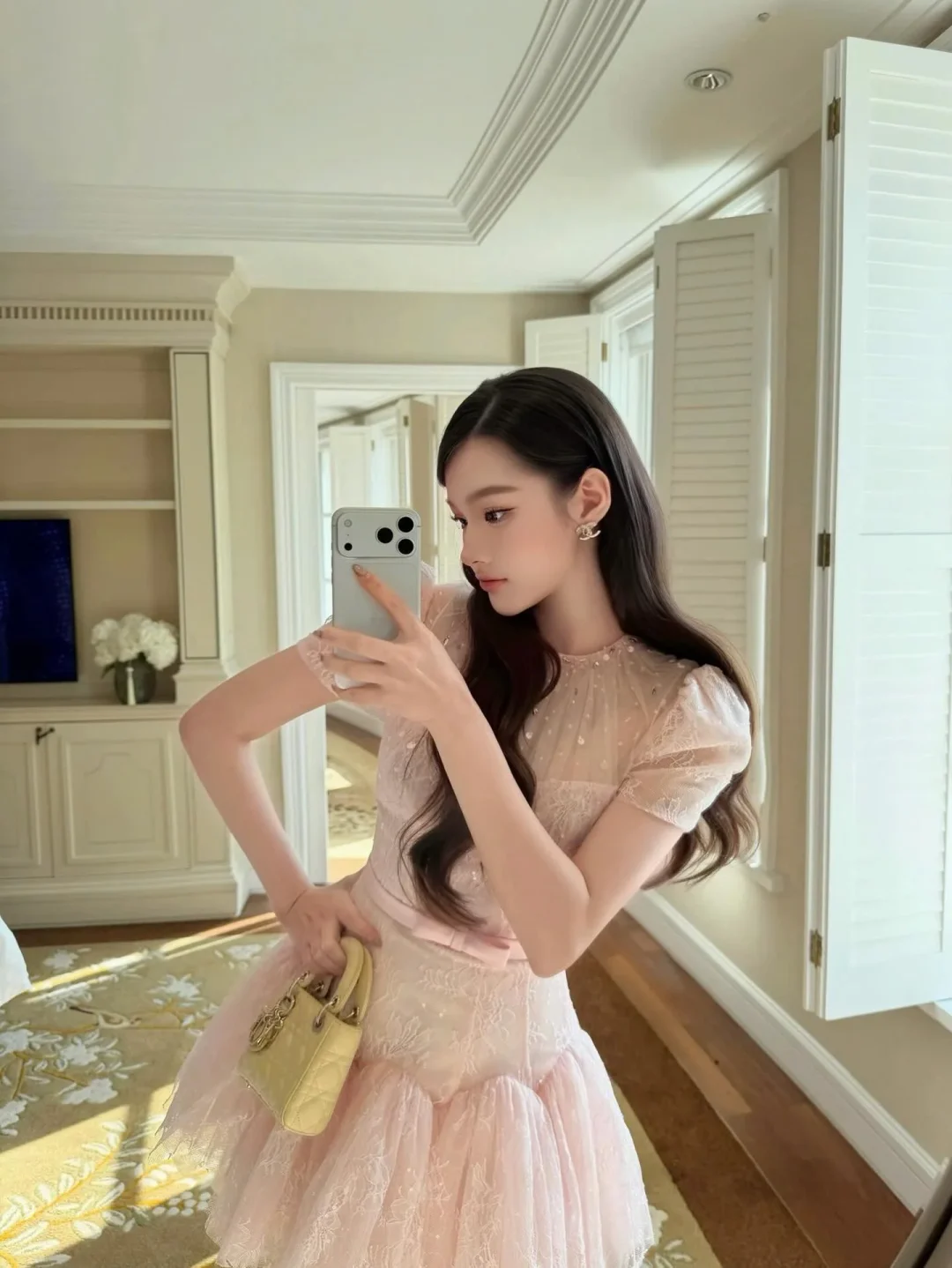 Ảnh 3 của Váy ren hồng pastel ngắn nữ tính