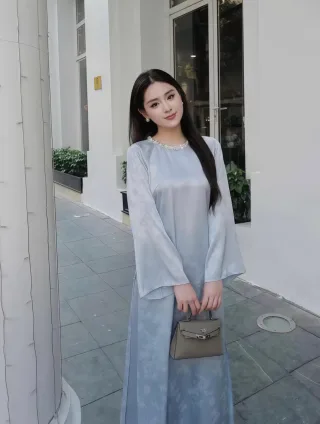 Photo 2 of Áo dài satin xanh nhạt nữ sang trọng