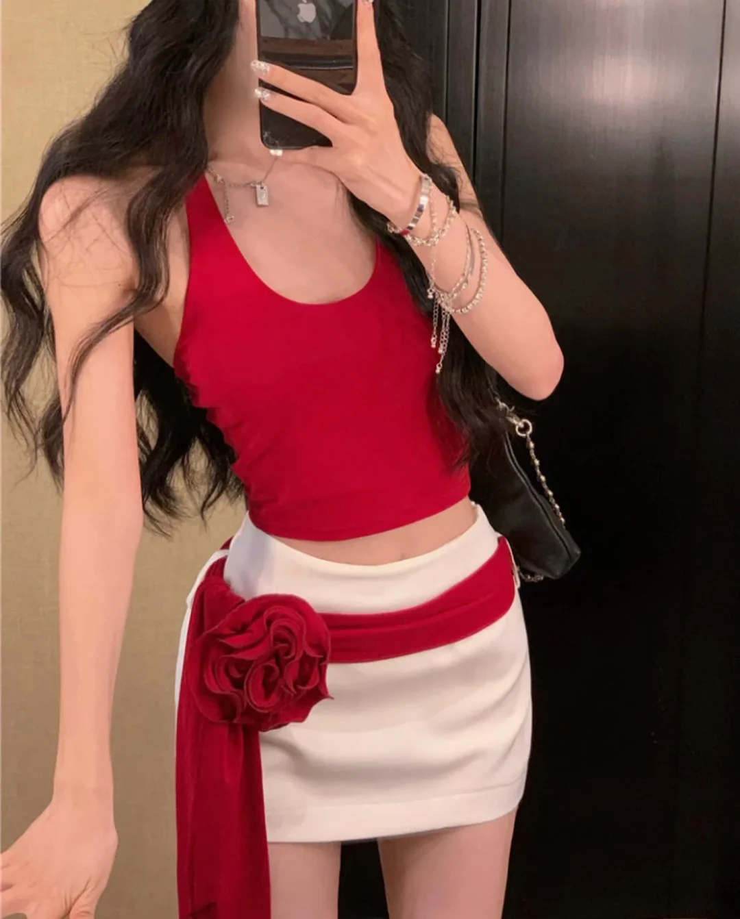 Ảnh 3 của Set Croptop Đỏ Váy Mini Trắng Sash Hoa Nữ