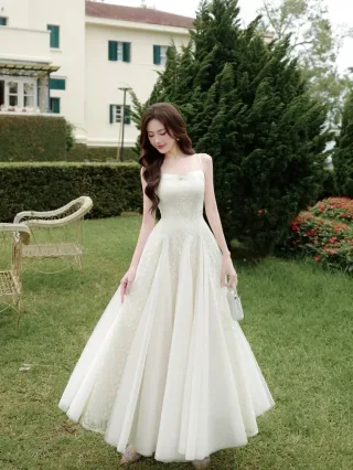 Ảnh 4 của Váy cưới ren trắng dài hai dây nữ