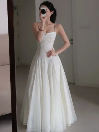 Ảnh 1 của Váy cưới ren trắng dài hai dây nữ