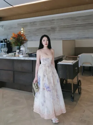 Ảnh 3 của Váy maxi hoa pastel hai dây Chouchou