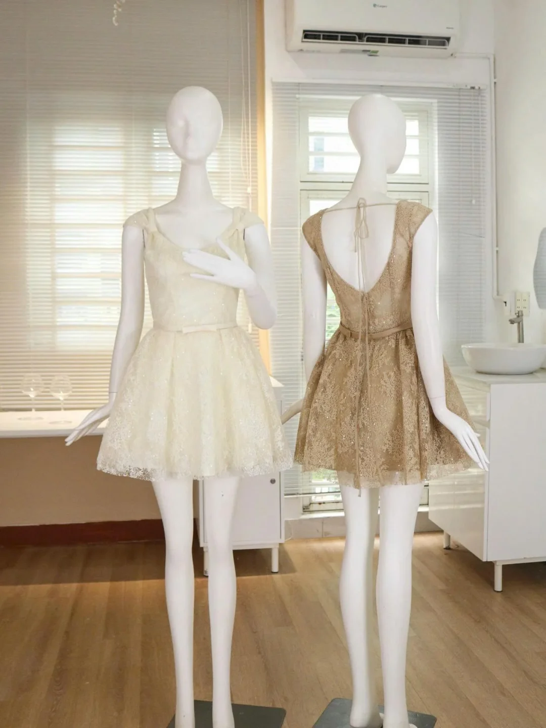 Ảnh 9 của Đầm ren trắng ngắn nữ size S