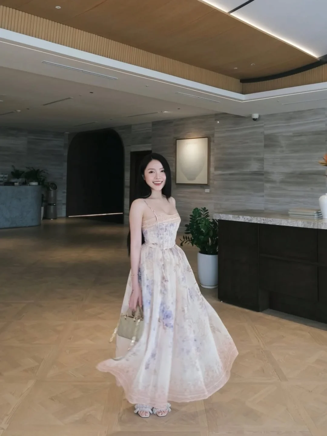 Ảnh 1 của Váy maxi hoa pastel hai dây Chouchou