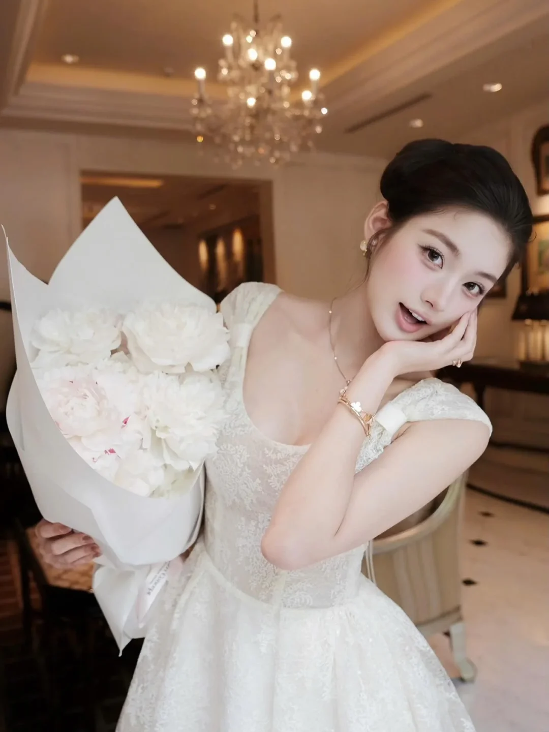 Ảnh 4 của Đầm ren trắng ngắn nữ size S