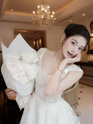Ảnh 4 của Đầm ren trắng ngắn nữ size S