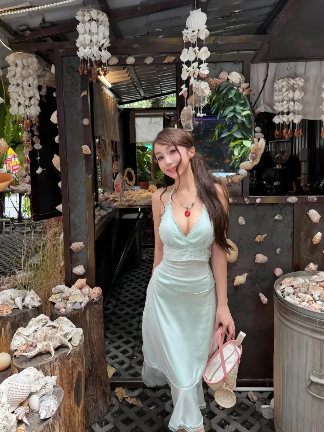 Photo 4 of Váy maxi lụa xanh mint nữ tính