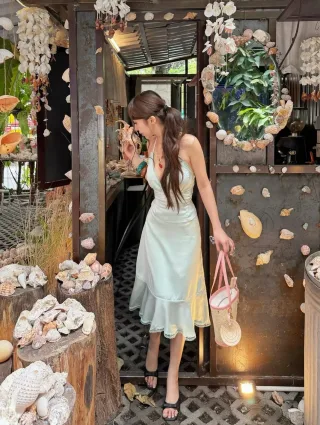 Photo 3 of Váy maxi lụa xanh mint nữ tính