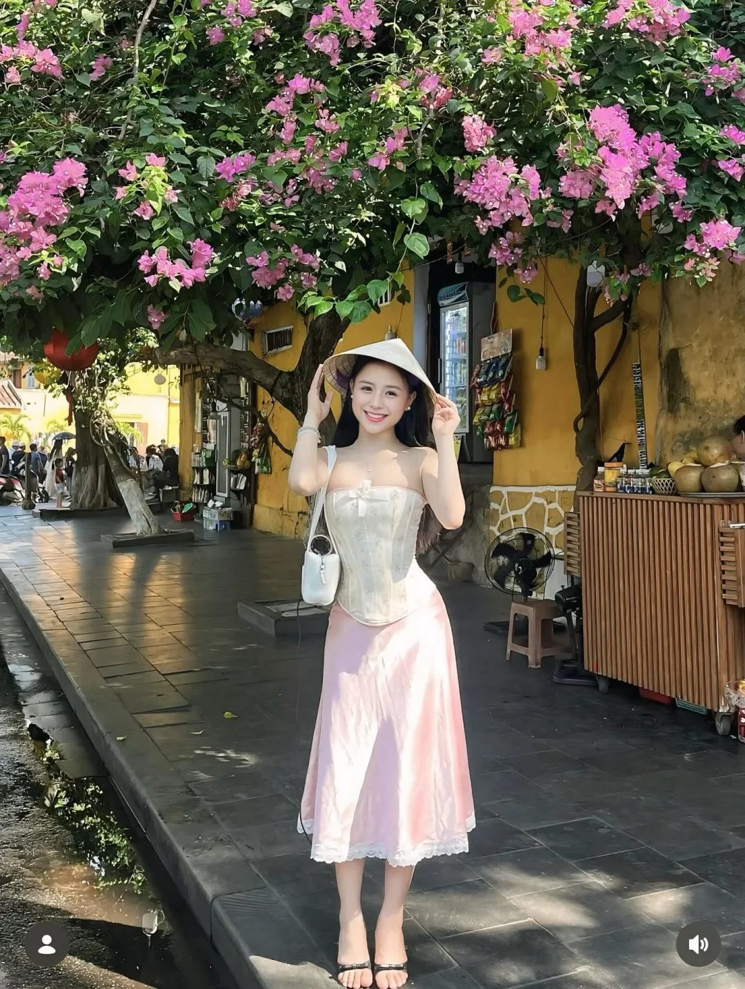 Ảnh 1 của Váy corset satin hồng kem nữ