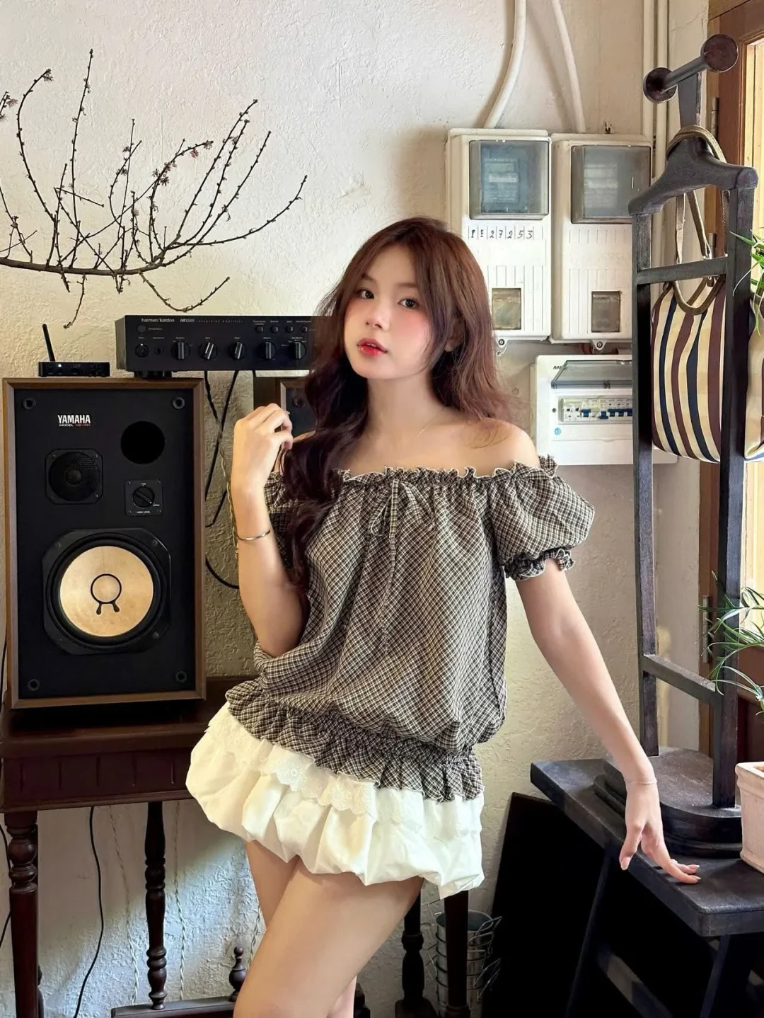 Photo 1 of Set áo trễ vai caro nâu nữ