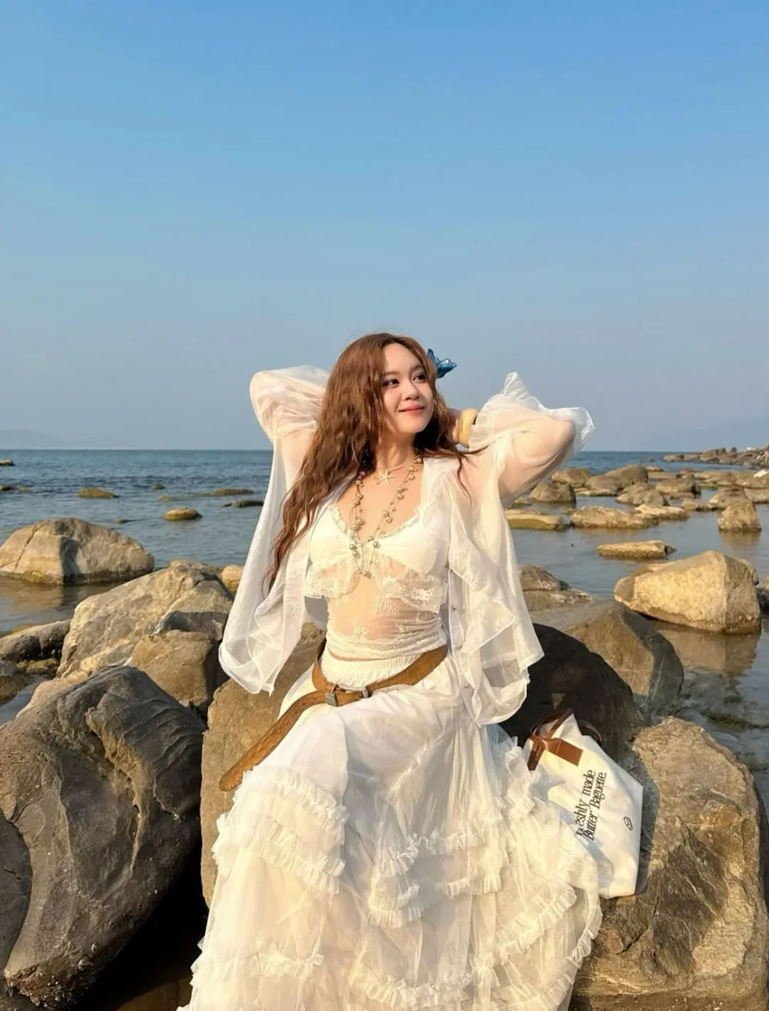 Photo 8 of Váy maxi trắng nhiều tầng bèo cho thuê