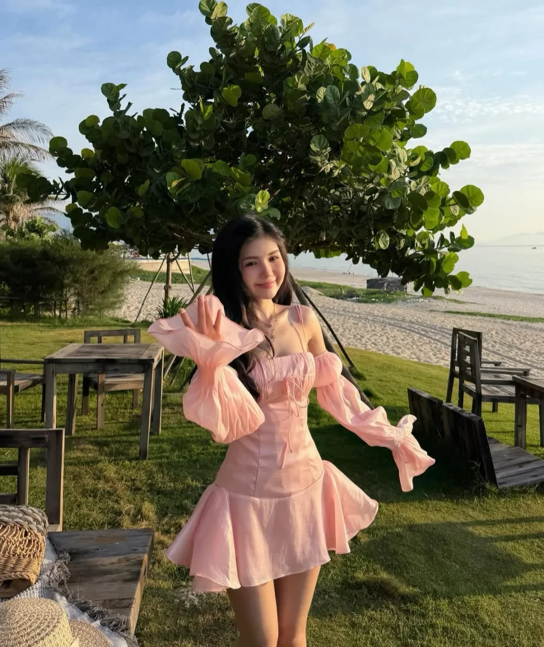 Photo 2 of Váy mini hồng trễ vai tay voan nữ