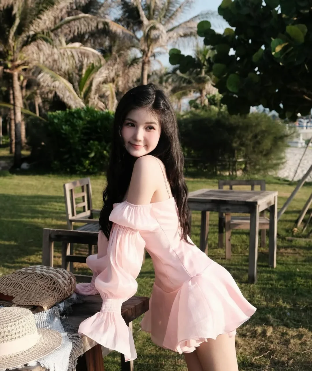 Photo 6 of Váy mini hồng trễ vai tay voan nữ