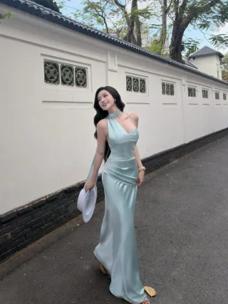 Photo 1 of Váy dạ hội lụa xanh mint size M