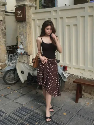 Photo 1 of Chân váy chấm bi midi nâu cho thuê