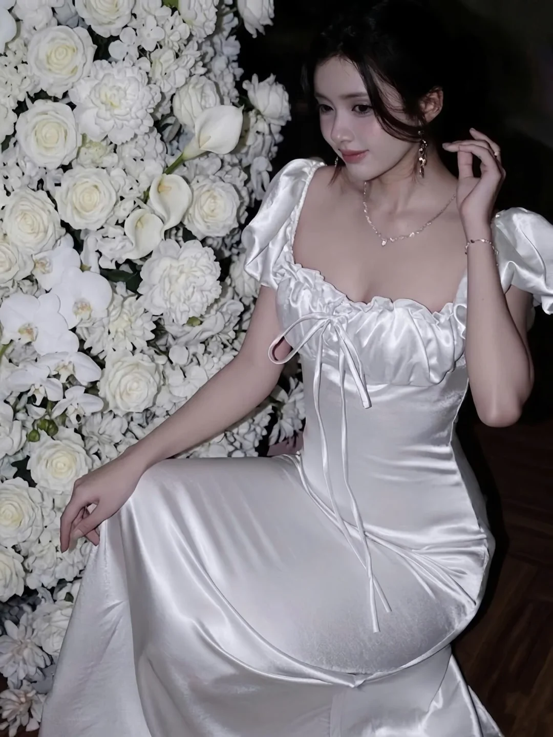 Ảnh 3 của Váy satin trắng trễ vai nữ size M