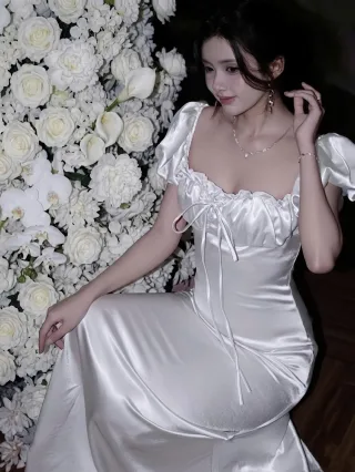 Ảnh 3 của Váy satin trắng trễ vai nữ size M