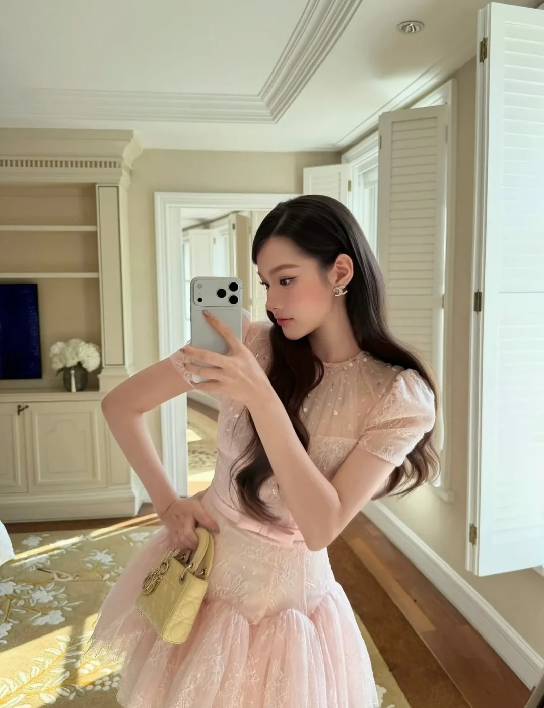Photo 6 of Đầm ngắn ren hồng pastel size M